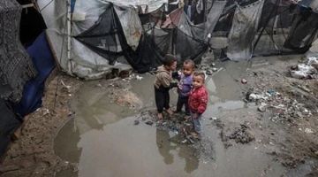 بلدية غزة: خيام النازحين تحولت إلى مصب لسيول الأمطار بلدية غزة: خيام النازحين تحولت إلى مصب لسيول الأمطار