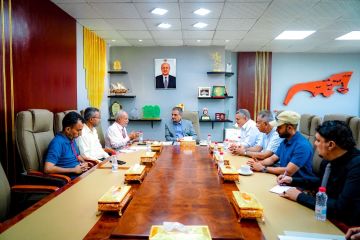 محافظ عدن يناقش مع قيادة هيئة المساحة الجيولوجية مخاطر الانهيارات الصخرية والإجراءات الوقائية محافظ عدن يناقش مع قيادة هيئة المساحة الجيولوجية مخاطر الانهيارات الصخرية والإجراءات الوقائية