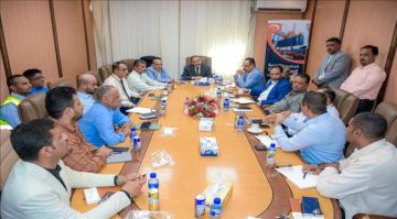 وزير النقل يتفقد سير نشاط محطة الحاويات و يرأس اجتماعا مع قيادات الجهات العاملة فيه