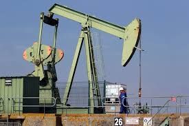 أسعار النفط تتراجع مع ترقب إنهاء الإغلاق الحكومي في أمريكا