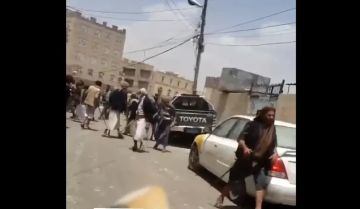 تبادل إطلاق نار بين قيادي حوثي ورجال قبائل بصنعاء بعد محاولة نهب أرض (فيديو)