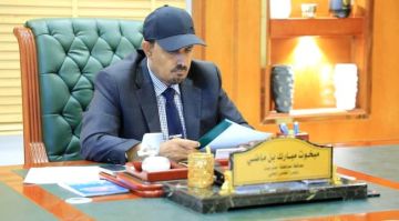 محافظ حضرموت يؤكد: لا تهاون في الرقابة البيئية وسلامة المشاريع