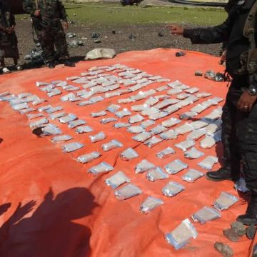 إحباط تهريب 600 ألف قرص كبتاجون قبالة سواحل المضاربة إحباط تهريب 600 ألف قرص كبتاجون قبالة سواحل المضاربة