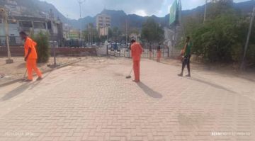 حملة واسعة لتنظيف ساحة الجندي المجهول بالتواهي استعدادا لاحتفالات ذكرى عيد الاستقلال الوطني 30 نوفمبر