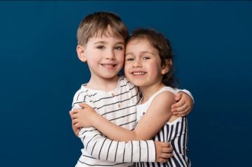 كيف تزرع الأم المحبة بين الإخوة؟ كيف تزرع الأم المحبة بين الإخوة؟