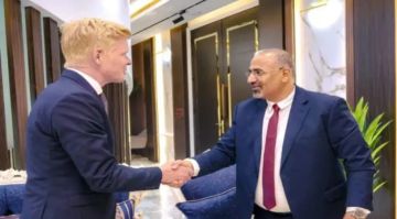 المجلس الانتقالي يعلن رفض خارطة الطريق ويدعو لتسوية تشرعن سلطات الأمر الواقع و حل الدولتين المجلس الانتقالي يعلن رفض خارطة الطريق ويدعو لتسوية تشرعن سلطات الأمر الواقع و حل الدولتين