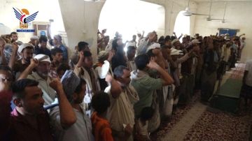 تشييع جثمان الشهيد علي مشعف بمديرية الزيدية في الحديدة تشييع جثمان الشهيد علي مشعف بمديرية الزيدية في الحديدة