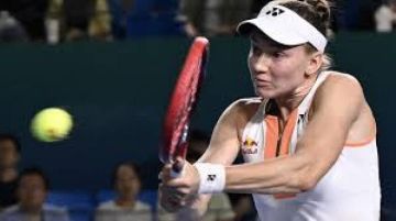 ريباكينا تتفوق على بيجولا وتتأهل لنهائي البطولة الختامية لتنس السيدات