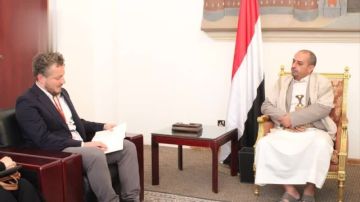 نائب وزير الخارجية يحث الصليب الأحمر على مضاعفة جهوده في تلبية الاحتياجات الإنسانية نائب وزير الخارجية يحث الصليب الأحمر على مضاعفة جهوده في تلبية الاحتياجات الإنسانية