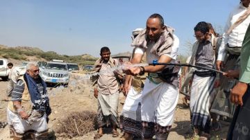 افتتاح مشاريع مياه في الحديدة بتمويل من هيئة الزكاة وشراكة مجتمعية