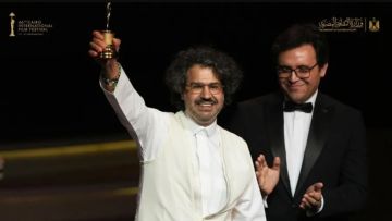 الفيلم السعودي (ضد السينما) يحصد جائزة آفاق السينما العربية للأفلام الطويلة بمهرجان القاهرة