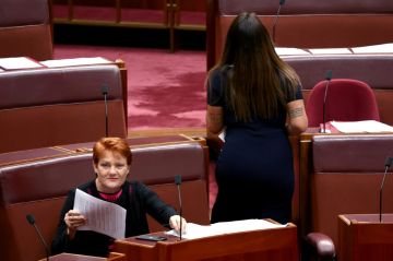 برلمانية أسترالية تثير بلبلة بارتدائها النقاب داخل مجلس الشيوخ