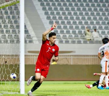 لاعب المنتخب الوطني ناصر محمدوه يتصدر قائمة هدافي التصفيات الآسيوية لاعب المنتخب الوطني ناصر محمدوه يتصدر قائمة هدافي التصفيات الآسيوية