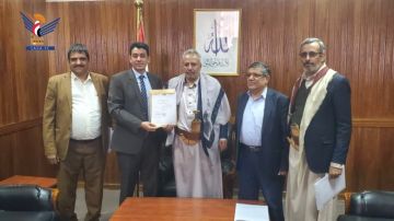 مكافحة الفساد تتسلم إقراري رئيس الهيئة العامة للاستثمار ومحافظ صنعاء مكافحة الفساد تتسلم إقراري رئيس الهيئة العامة للاستثمار ومحافظ صنعاء