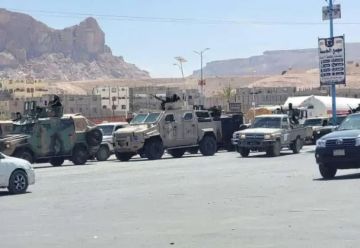 اشتباكات وقصف متبادل بين مليشيا الحوثي و دفاع شبوة والطيران يتدخل اشتباكات وقصف متبادل بين مليشيا الحوثي و دفاع شبوة والطيران يتدخل