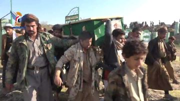 تشييع جثمان الشهيد زياد عبيد بمديرية الحيمة الداخلية في محافظة صنعاء