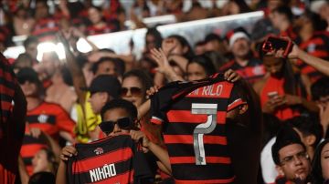 فلامنغو البرازيلي يتوج بكأس ليبرتادوريس للمرة الرابعة فلامنغو البرازيلي يتوج بكأس ليبرتادوريس للمرة الرابعة