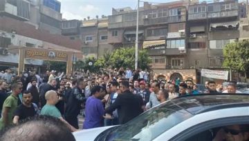 وفاة إسماعيل الليثي.. انهيار زوجته لحظة تشييع جثمانه