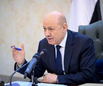 العليمي يمنح الحكومة ضوء أخضر لرفع سعر الدولار الجمركي العليمي يمنح الحكومة ضوء أخضر لرفع سعر الدولار الجمركي