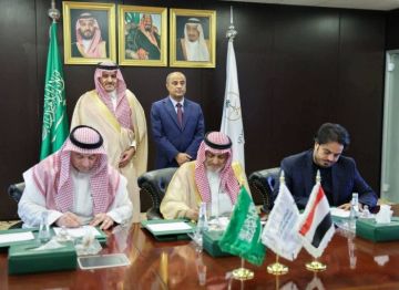 رئيس الوزراء يشهد توقيع مذكرة تفاهم بين البرنامج السعودي ووزارة الكهرباء رئيس الوزراء يشهد توقيع مذكرة تفاهم بين البرنامج السعودي ووزارة الكهرباء