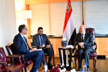 استحواذ على النفط وإثخان الحكومة بتعيينات جديدة.. الرئاسي ينسف إصلاحات بن بريك