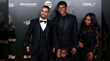 منير نصراوي يبكي.. تعرض لامين يامال لاعب برشلونة لموجة عنصرية عبر وسائل التواصل الاجتماعي منير نصراوي يبكي.. تعرض لامين يامال لاعب برشلونة لموجة عنصرية عبر وسائل التواصل الاجتماعي