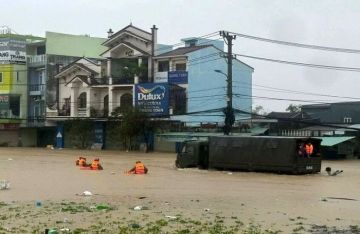 ارتفاع حصيلة ضحايا الفيضانات في فيتنام لـ55 قتيلا ارتفاع حصيلة ضحايا الفيضانات في فيتنام لـ55 قتيلا