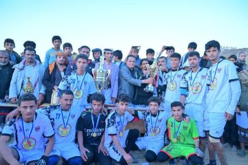 الأنصار يحرز كأس دوري أبطال المجد لكرة القدم في البيضاء الأنصار يحرز كأس دوري أبطال المجد لكرة القدم في البيضاء