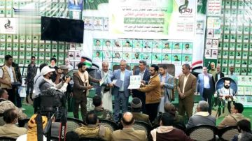 جامعة إب تكرم أسر الشهداء من منتسبيها