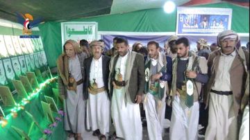 صنعاء.. وقفة وافتتاح معرض وزيارات أسر الشهداء في مديرية الحصن بالذكرى السنوية للشهيد صنعاء.. وقفة وافتتاح معرض وزيارات أسر الشهداء في مديرية الحصن بالذكرى السنوية للشهيد