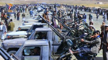  وقفة قبلية مسلحة في بني مطر بصنعاء وفاء لدماء الشهداء واستمرارا للتعبئة