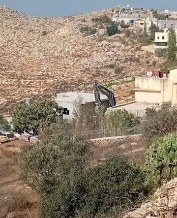 العدو الإسرائيلي يهدم منزلا مأهولا في الولجة شمال غرب بيت لحم العدو الإسرائيلي يهدم منزلا مأهولا في الولجة شمال غرب بيت لحم