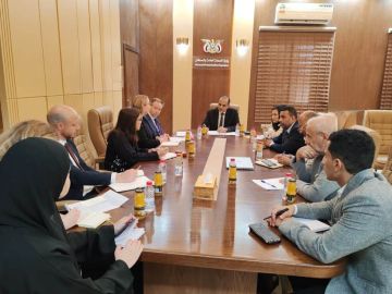 الوزير بحيبح يناقش مع فريق من وزارة الخارجية البريطانية الترتيبات الفنية لمؤتمر المانحين الصحي