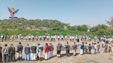 وقفات قبلية مسلحة في تعز وفاء لتضحيات الشهداء وقفات قبلية مسلحة في تعز وفاء لتضحيات الشهداء