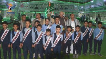 إب.. منتسبو قطاع السياحة وفرع هيئة المواصفات يزورون روضة ومعرض صور الشهداء بالظهار