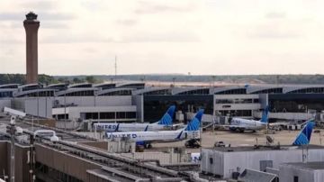 اضطرابات واسعة في المطارات الأمريكية بعد إلغاء آلاف الرحلات بسبب الإغلاق الحكومي