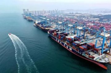 الصين تعلن تعليق رسوم الموانئ المتبادلة مع أمريكا الصين تعلن تعليق رسوم الموانئ المتبادلة مع أمريكا