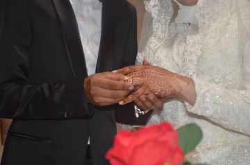 مأذون شرعي إماراتي: تدخل الأمهات يؤدي إلى تعثر زيجات كثيرة قبل أن تبدأ مأذون شرعي إماراتي: تدخل الأمهات يؤدي إلى تعثر زيجات كثيرة قبل أن تبدأ