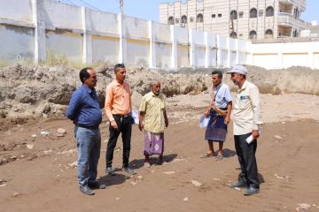 مدير عام مديرية خورمكسر يتفقد أعمال بناء فصول إضافية في ثانوية عبدالباري للبنات مدير عام مديرية خورمكسر يتفقد أعمال بناء فصول إضافية في ثانوية عبدالباري للبنات