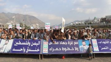 مسيرات جماهيرية في إب إحياء للذكرى الـ 58 للاستقلال الـ30 من نوفمبر