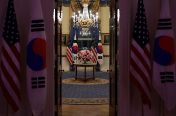 أبرز مجالات الاتفاق التجاري الأمني بين الولايات المتحدة وكوريا الجنوبية أبرز مجالات الاتفاق التجاري الأمني بين الولايات المتحدة وكوريا الجنوبية