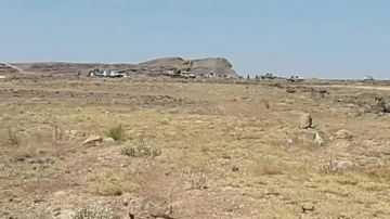 قيادي حوثي يبتلع 60 ألف لبنة من أراضي المواطنين شمال صنعاء (صور)