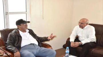 الكثيري يطلع على جهود هيئة الطيران لتطوير الخدمات الملاحية