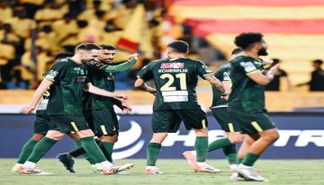 الخليج يعود إلى درب الانتصارات في الدوري السعودي بسحق الحزم