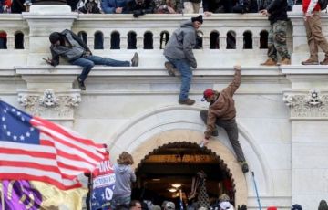 ترامب يصدر عفوا ثانيا عن متهم جديد في أحداث الكابيتول ترامب يصدر عفوا ثانيا عن متهم جديد في أحداث الكابيتول