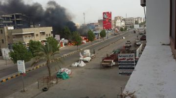 الانتقالي يؤكد سقوط العاصمة.. اختراق أم ترتيب طرد العليمي؟