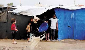 الشتاء يتسلل بقسوته إلى القطاع المدمر والأمطار تفاقم المعاناة الشتاء يتسلل بقسوته إلى القطاع المدمر والأمطار تفاقم المعاناة