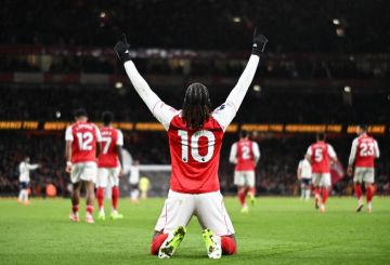  هاتريك إيزي يقود أرسنال لفوز كبير على توتنهام بالدوري الإنجليزي