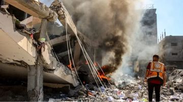 استشهاد 10 فلسطينيين وإصابة العشرات بقصف للعدو الإسرائيلي على مناطق في قطاع غزة استشهاد 10 فلسطينيين وإصابة العشرات بقصف للعدو الإسرائيلي على مناطق في قطاع غزة