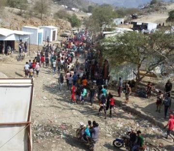 الحوثيون يطردون يمنيين من منبه ويغتالون قائد تهريب أفريقي في القهر بعد تمرد على أرباح المخدرات الحوثيون يطردون يمنيين من منبه ويغتالون قائد تهريب أفريقي في القهر بعد تمرد على أرباح المخدرات